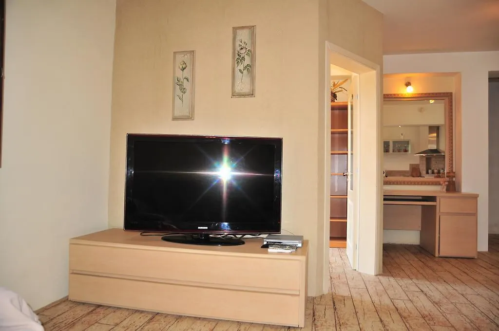 ** Pensionat Secret Garden House Hotell Varna Bulgarien