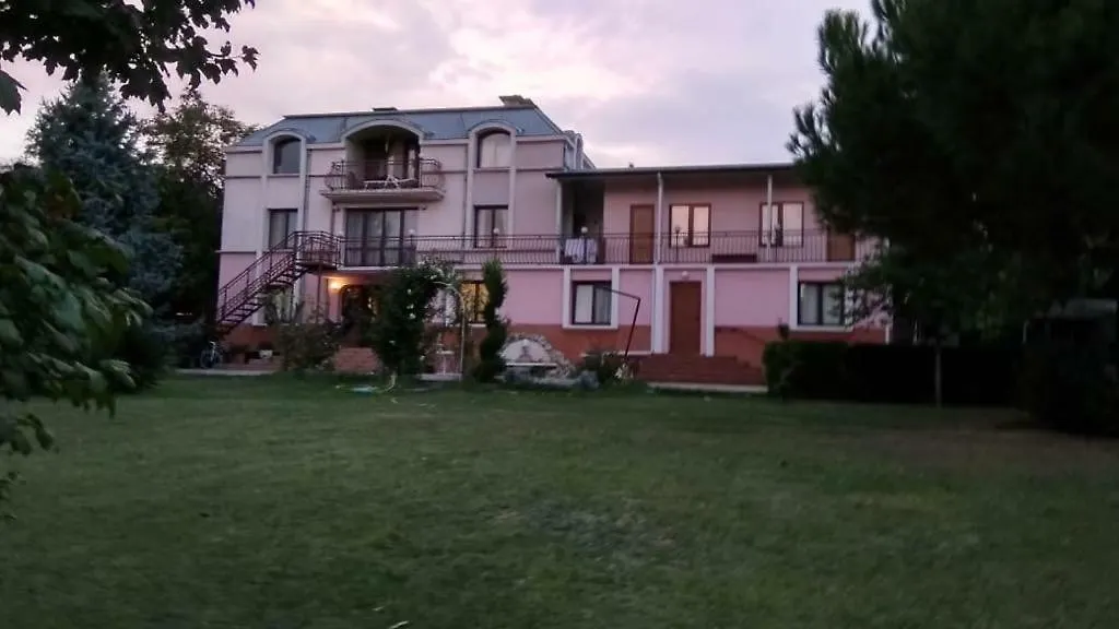 Secret Garden House Hotell Varna 2*,