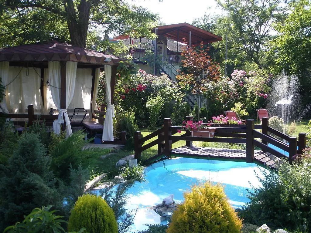 Secret Garden House Hotel Varna 2*,